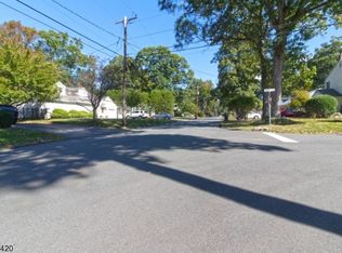 109 Harding Rd, Wyckoff, NJ 07481