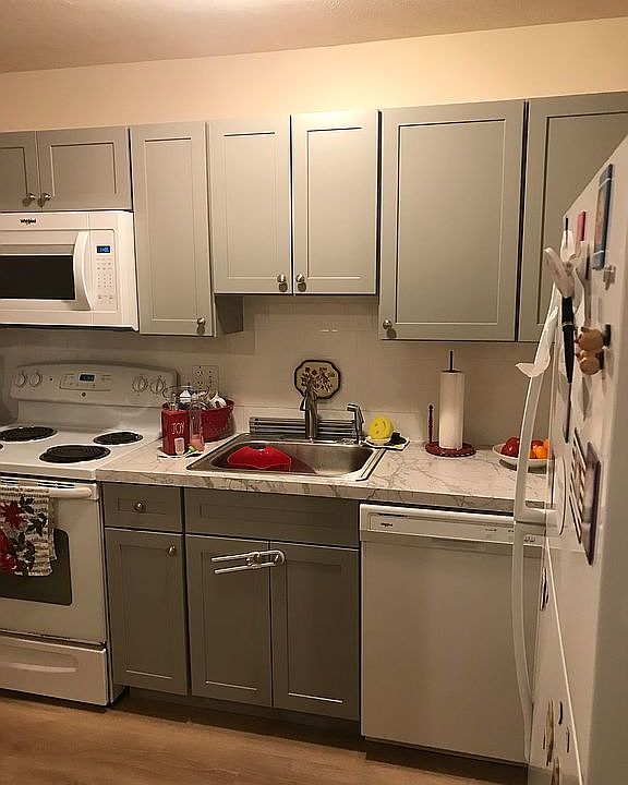 2nd image of 23 Davis Rd APT A11
