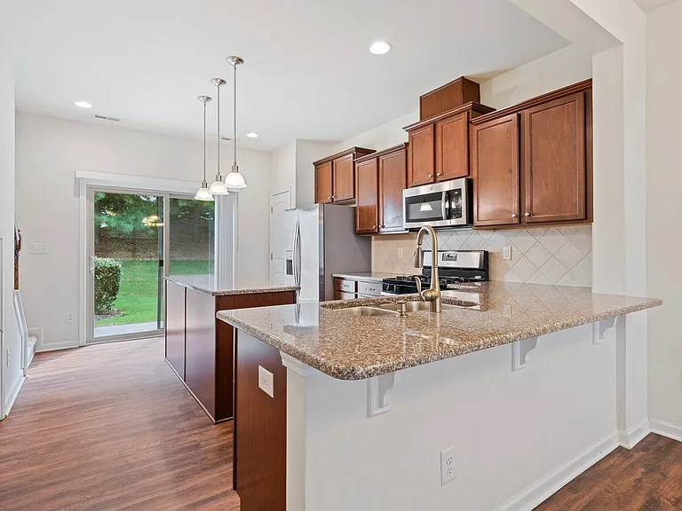 23 Pocono Dr — Photo 4