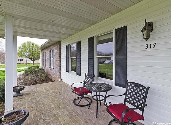 5th image of 317 Shady Brook Dr