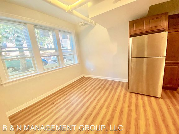 3rd image of 4899 N Hermitage Ave #10465474