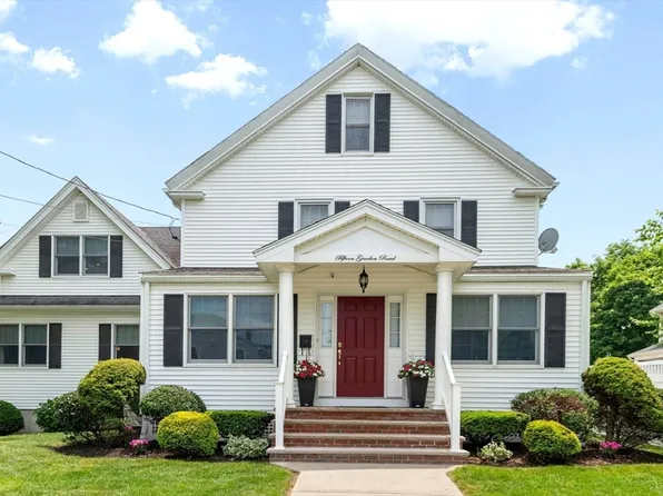 15 Garden Rd, Stoneham, MA 02180