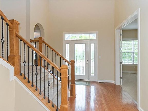 3rd image of 6171 Newark Dr