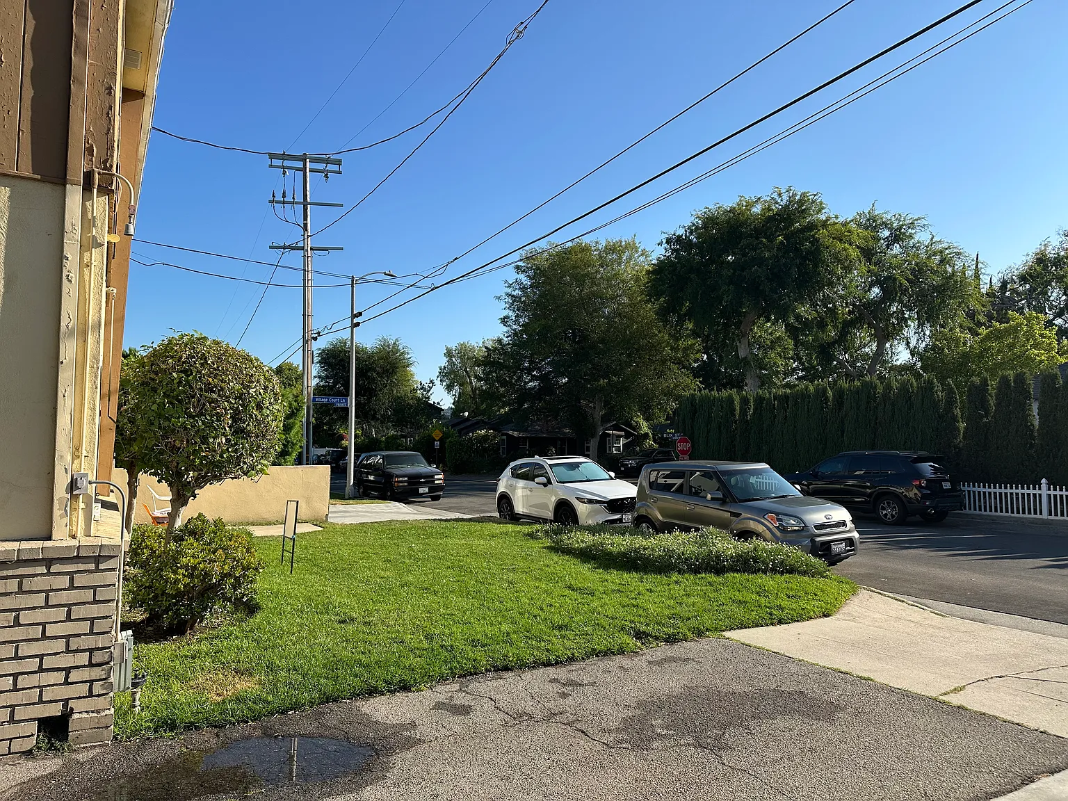 4732 Vantage Ave — Photo 3