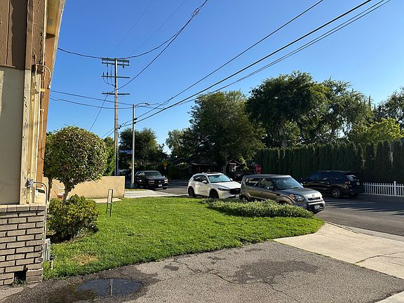 front yard and street view