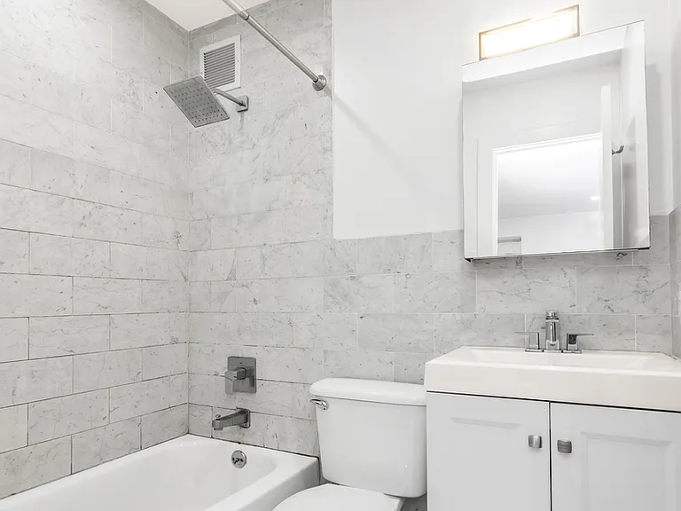 1220 Lexington Ave #4A — Photo 4