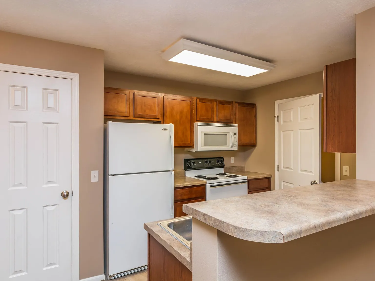 Redwood Court — Photo 4