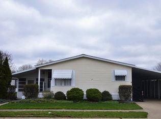 5 Concert Ct #5, Olmsted Falls, OH 44138