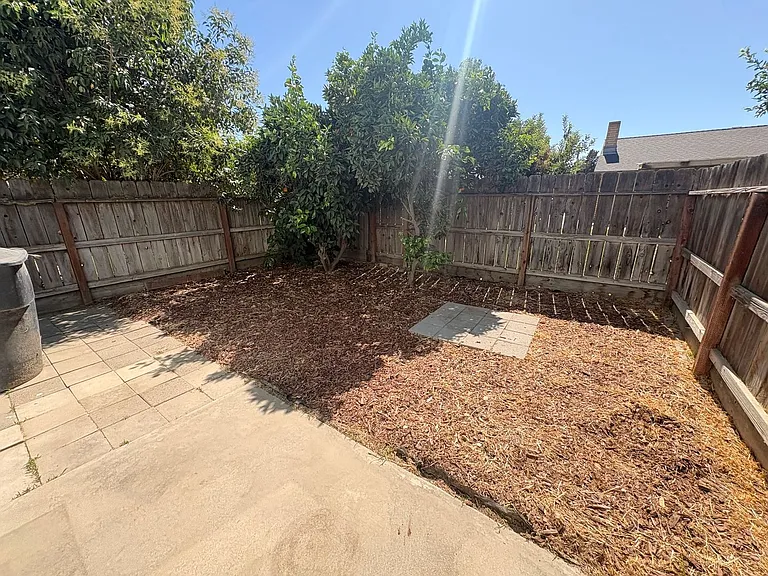 2406 W Packwood Dr — Photo 9