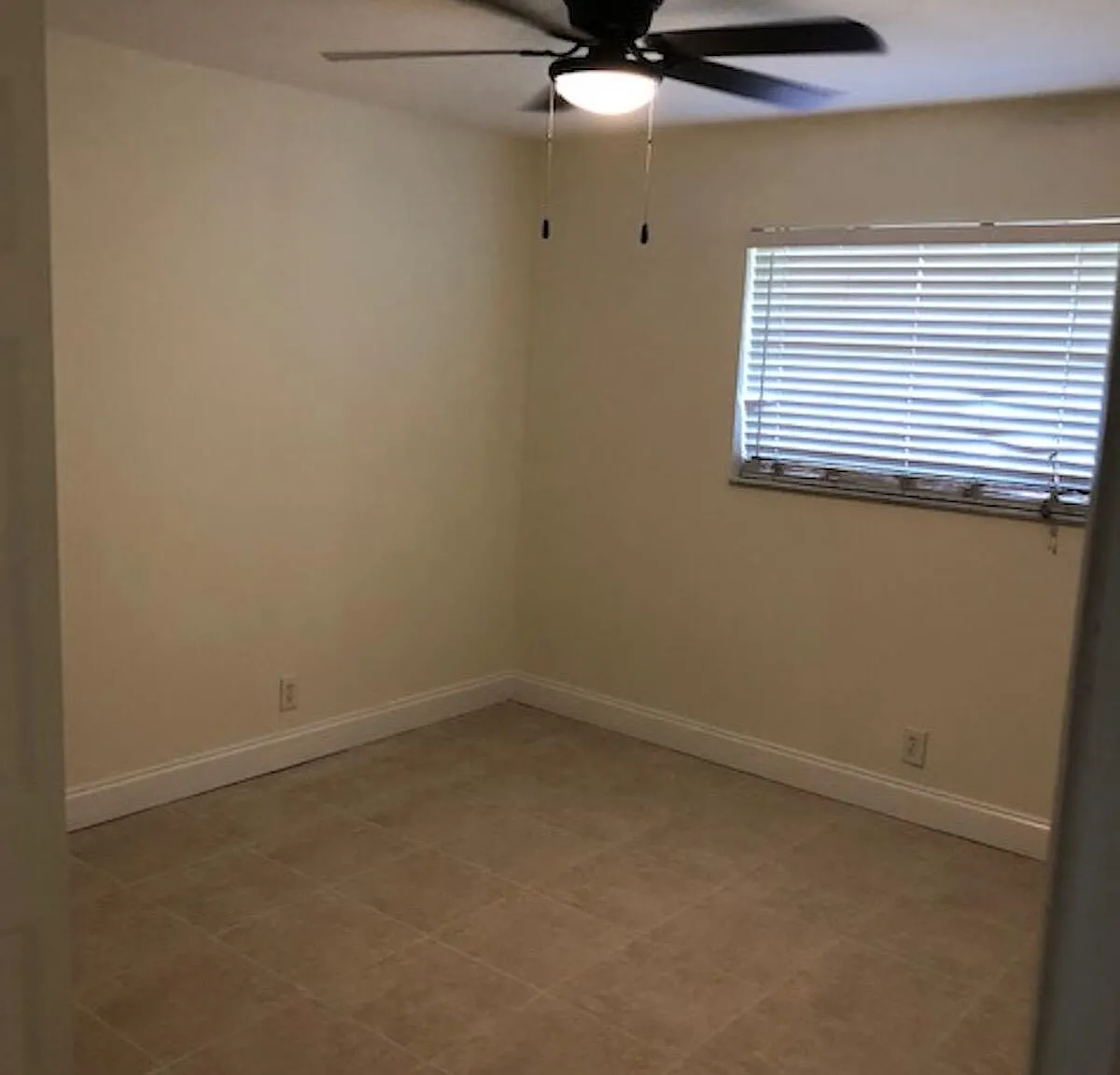 3 bed, 1.0 bath, 850 sqft, $2,000 — Photo 4