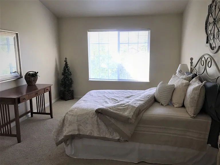 138 Beacon Way #1G — Photo 5