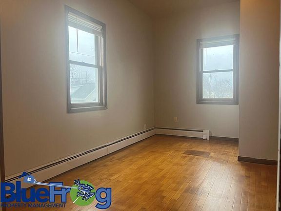 4th image of 1117 W New York Ave #1