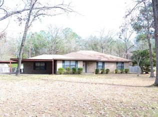 202 Karen Dr, Lufkin, TX 75901