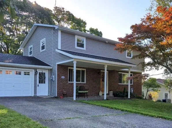 557 Gilmore St, Meadville, PA 16335