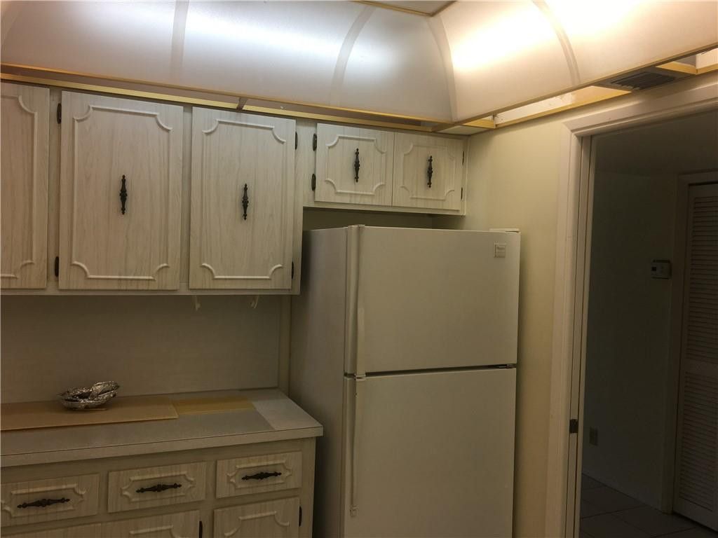 2851 S Palm Aire Dr APT 309, photo 4