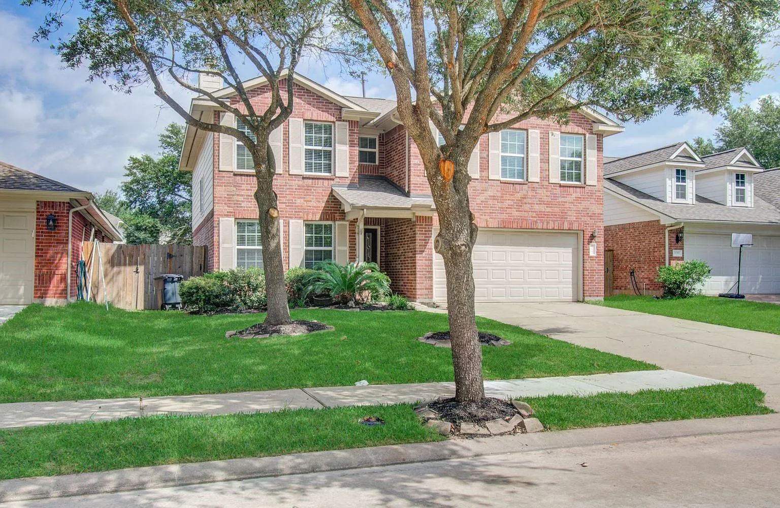3 bed, 2.5 bath, 2164 sqft, $2,350 — Photo 3