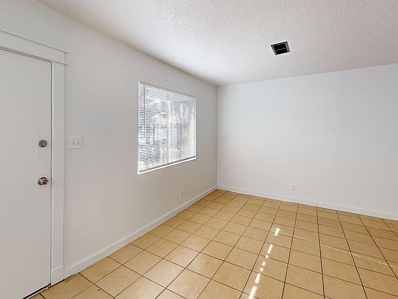 5th image of 3440-3444 Ross Ave SE