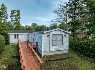 15 Breeze St, Depoe Bay, OR