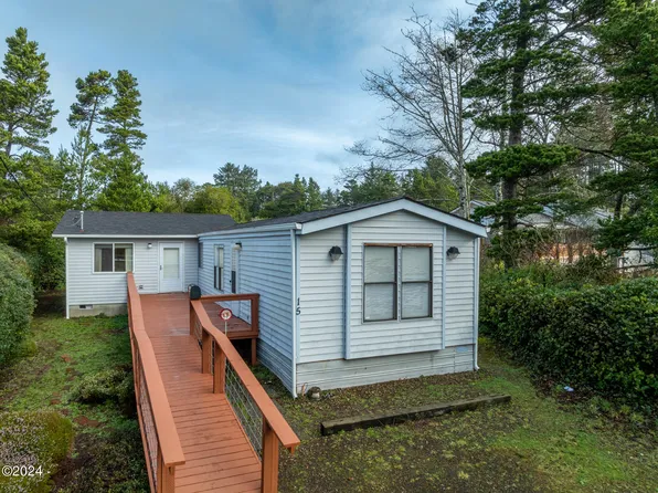 15 Breeze St, Depoe Bay, OR 97341