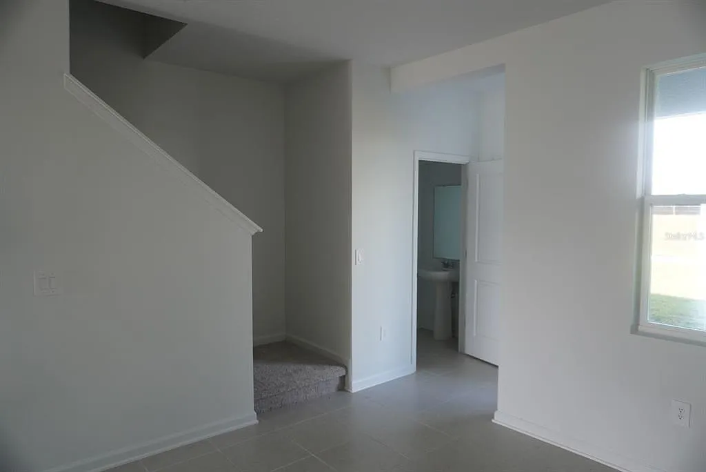 3 bed, 2.5 bath, 1627 sqft, $1,950 — Photo 4