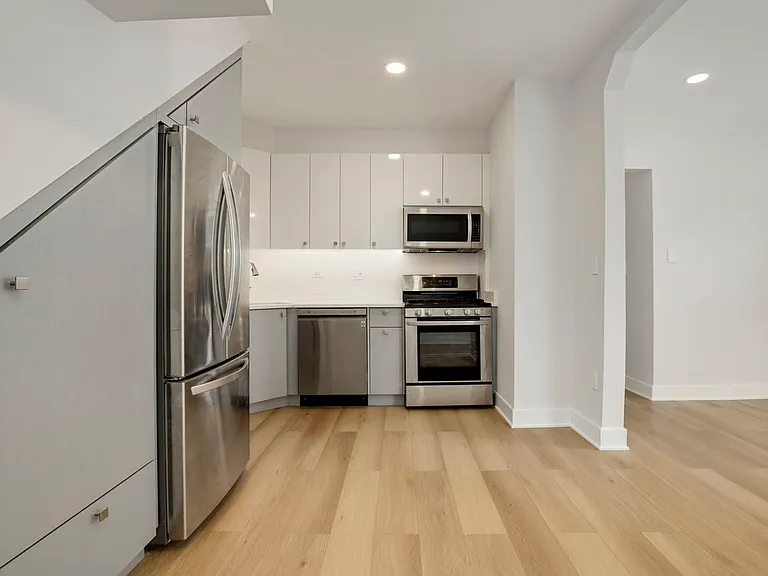 4340 N Oakley Ave #CH — Photo 12