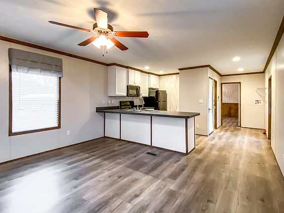 3rd image of 289 Goodlett Dr