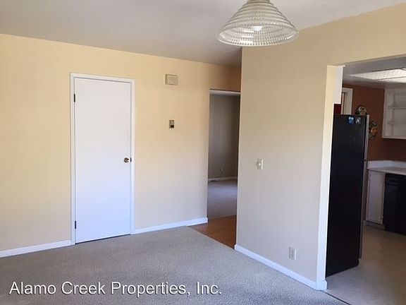 5th image of 806 Landon Ct