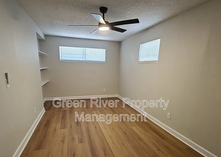 2138 W 17th St — Photo 16