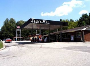 5342 Parkway E, Cosby, TN 37722