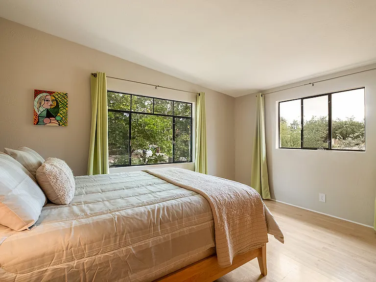 305 Aliso Dr SE — Photo 15