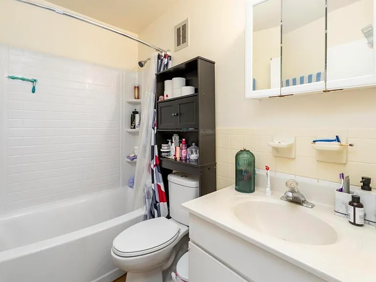 2517 Hydraulic Rd #73 — Photo 9