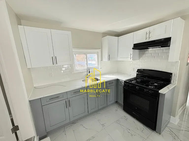 123 Parker St #22 — Photo 1