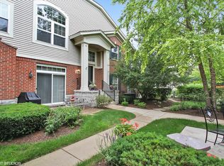 2726 Langley Cir, Glenview, IL 60026