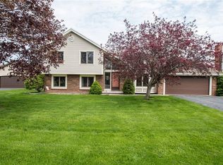 74 Chimney Sweep Ln, Rochester, NY 14612