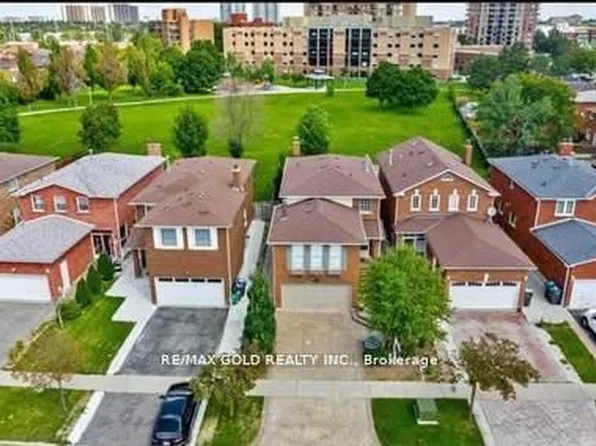 36 Windmill Blvd, Brampton, ON L6Y 3E4