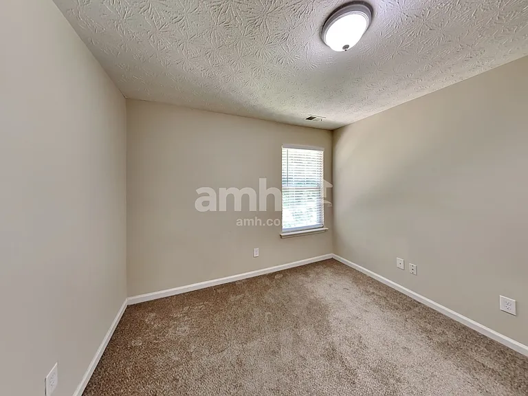 1626 Sparrow Wood Ln SW — Photo 16