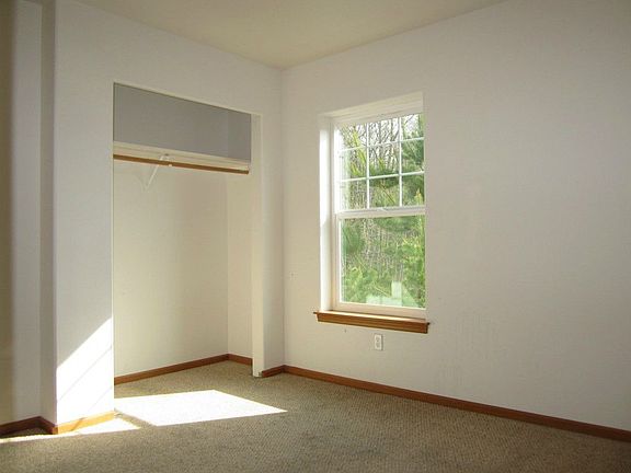 3rd image of 10587 NE Kingston Meadows Cir