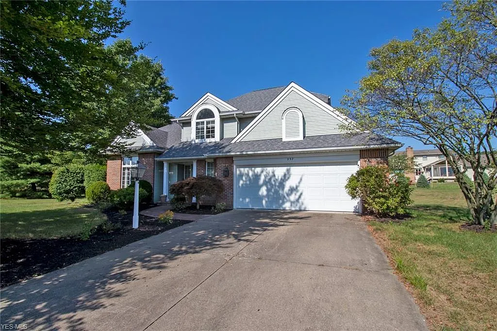 237 Meadow Ln photo 1