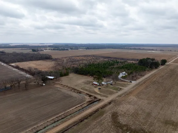 (undisclosed Address), Mc Crory, AR 72101