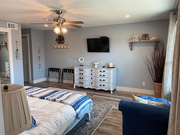 4th image of 71 Nassau Dr APT 304