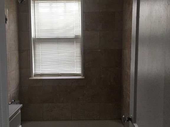 3rd image of 444 Garden Ave