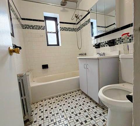 4th image of 660 W 178th St APT 5