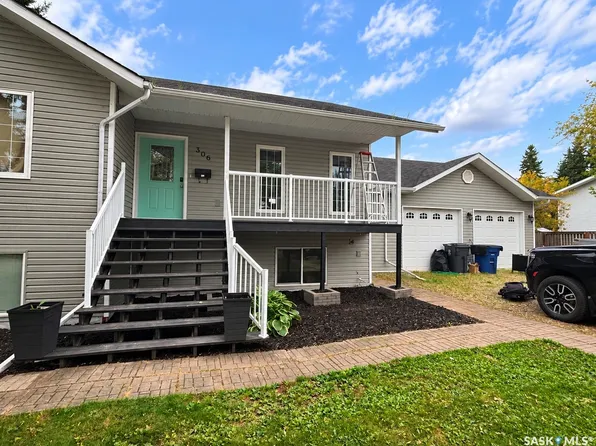 306 Centre Avenue, Meadow Lake, SK S9X 1H2