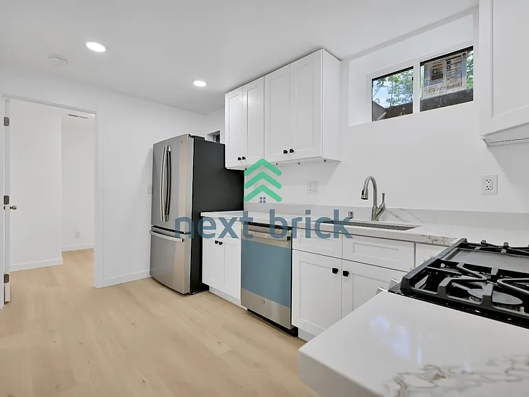3701 NE 75th St — Photo 6