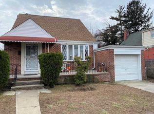 23122 128th Ave, Springfield Gardens, NY 11413