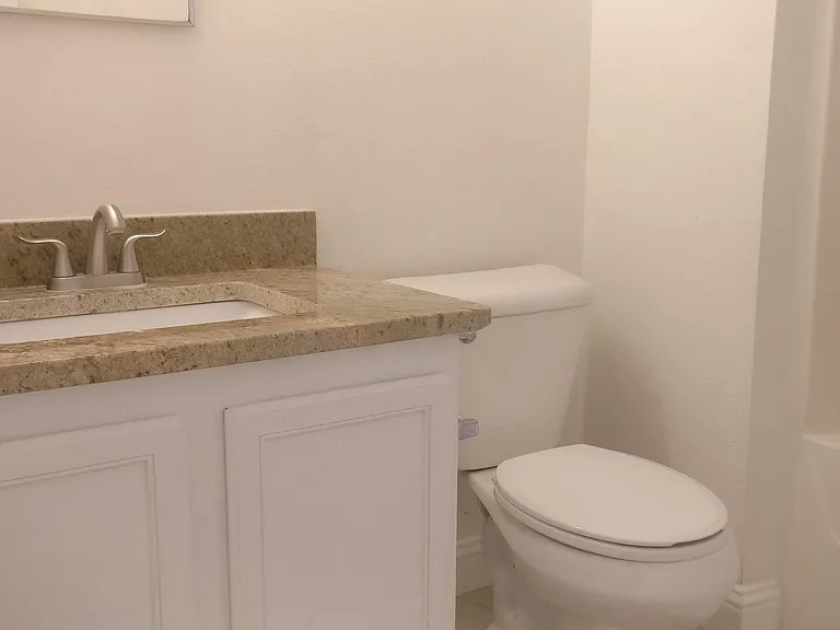 2644 Windy Point Ct — Photo 16