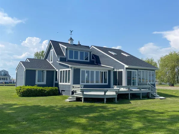 5704 S Channel Dr, Harsens Island, MI 48028