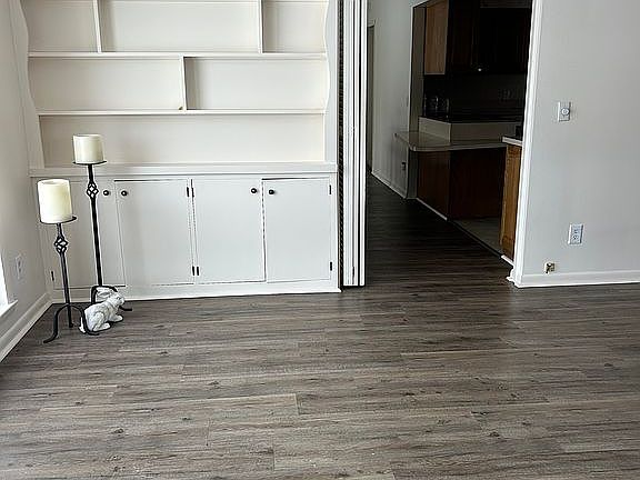 5th image of 1090 Lakeside Dr