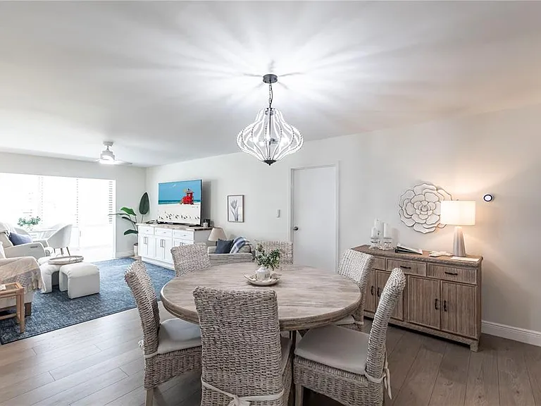 1055 W Peppertree Dr #106AA — Photo 5