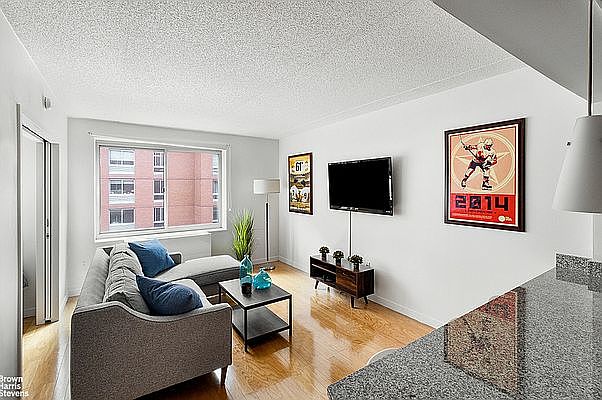 1st image of 555 W 23rd St APT N10r